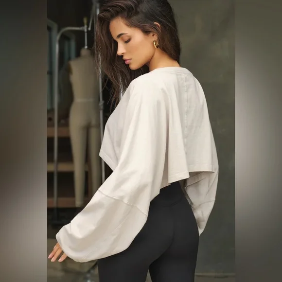 Joah Brown Slouchy Long Sleeve Crop Top - Picture 2 of 10